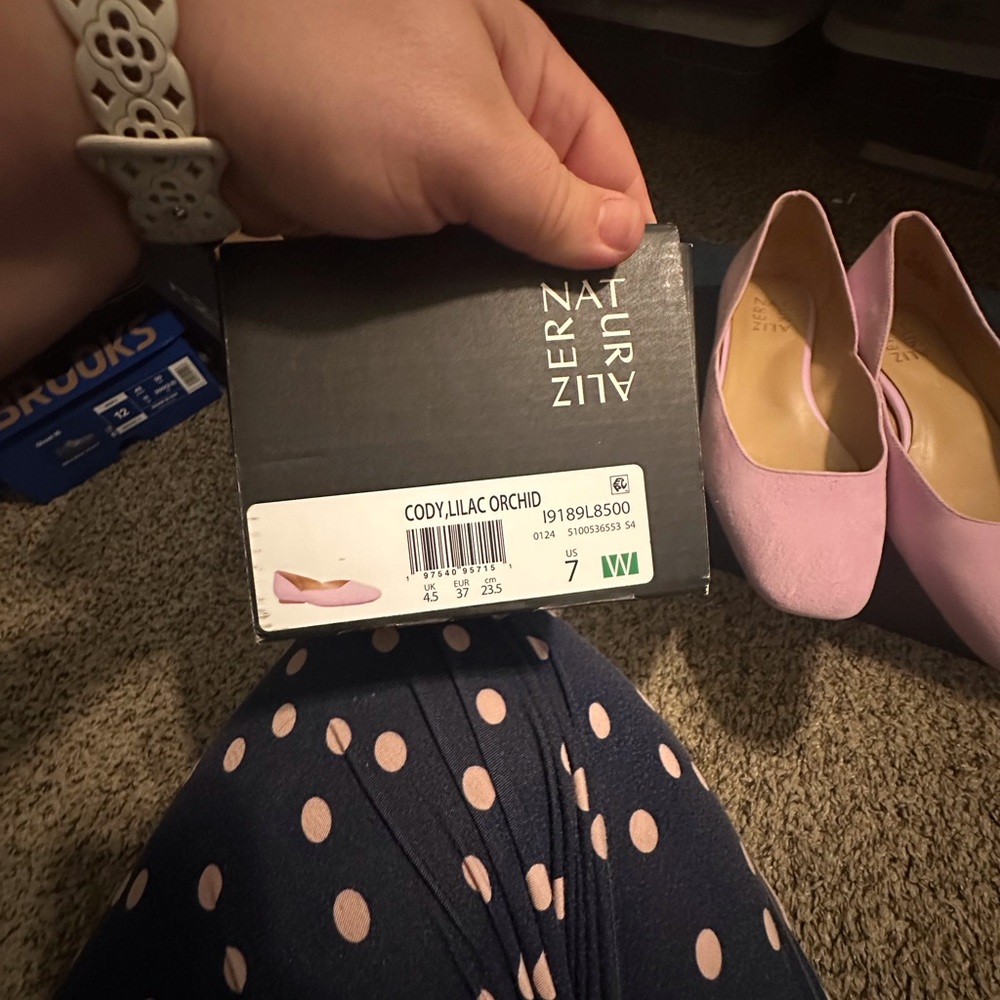 NATURALIZER Cody flats size 7 wide 
Lilac orchid color 
Wide fit! Worn once - Picture 7 of 7